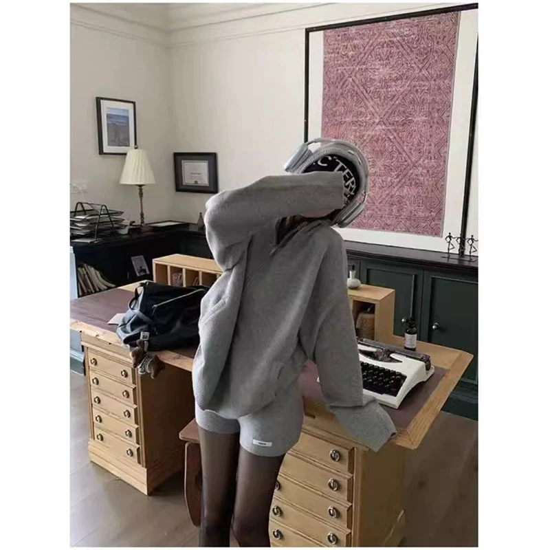 休闲套装灰色连帽针织开衫慵懒风宽松毛衣女装秋季百搭短裤两件套