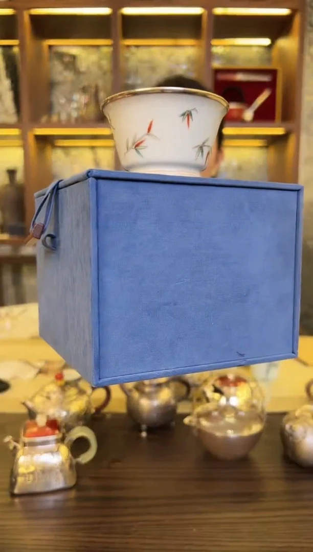 【闪购商品】瓷包银竹叶杯