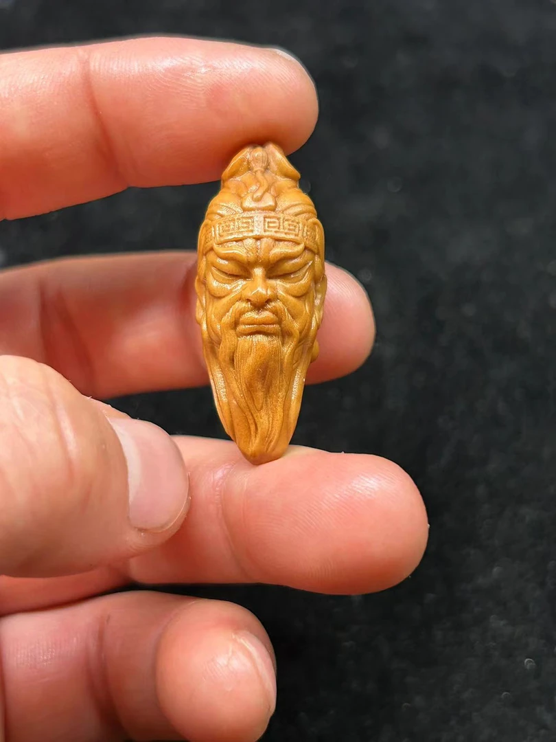 橄榄核雕刻关公单子一颗