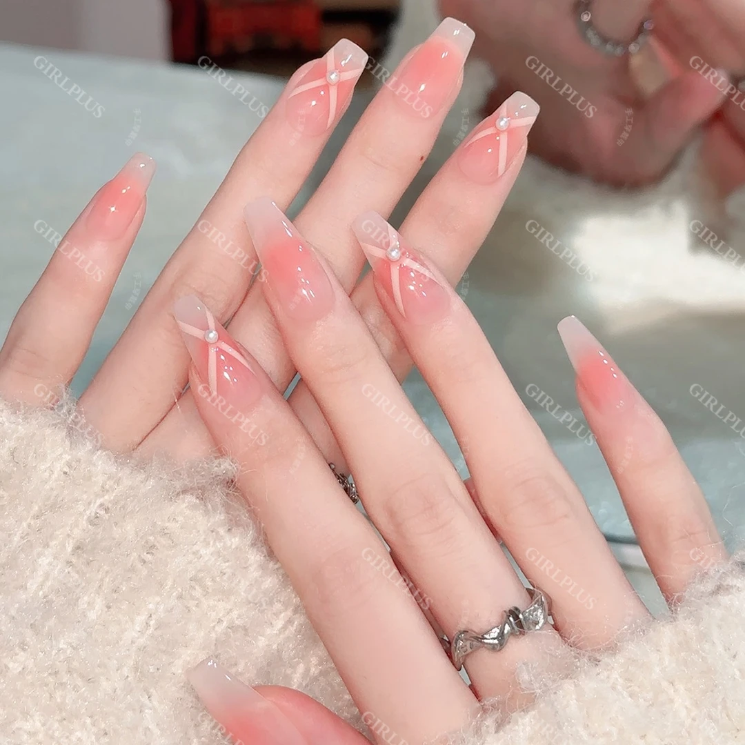 GIRLPLUS『蜜桃泡芙』j温柔少女腮红纯手工穿戴甲百搭显白细闪美甲