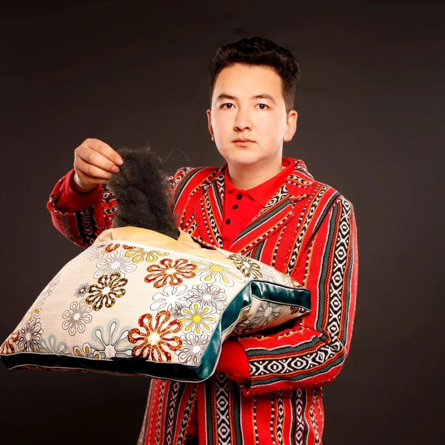 黑羊绒毛手工垫子真好用 ：