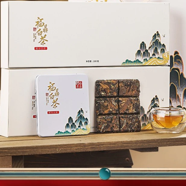 2018年福鼎老白茶紧压茶饼干茶老寿眉铁盒小方片浓郁原产礼盒装