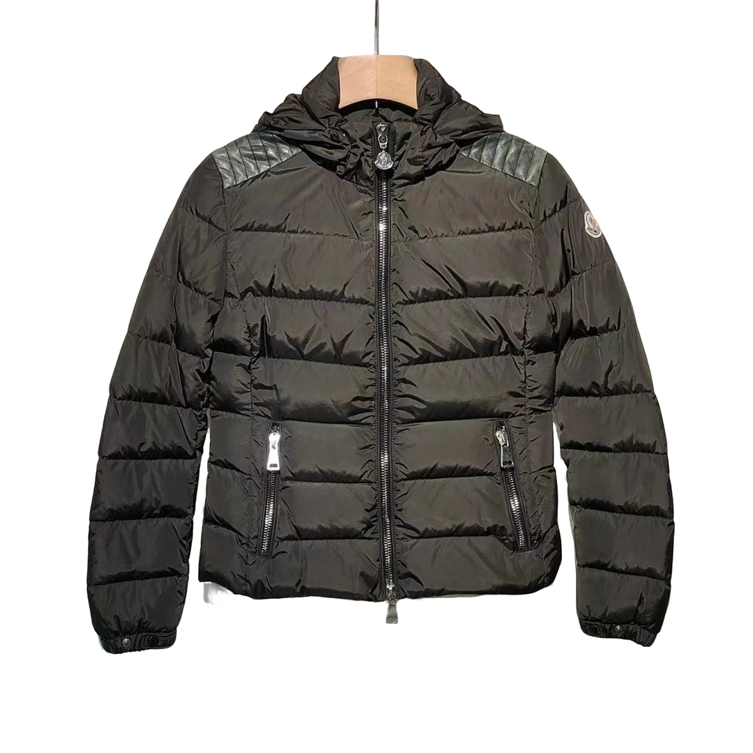 竞拍 MONCLER 蒙口 时尚  短款 羽绒服/1码/95+新/XG-Y15856