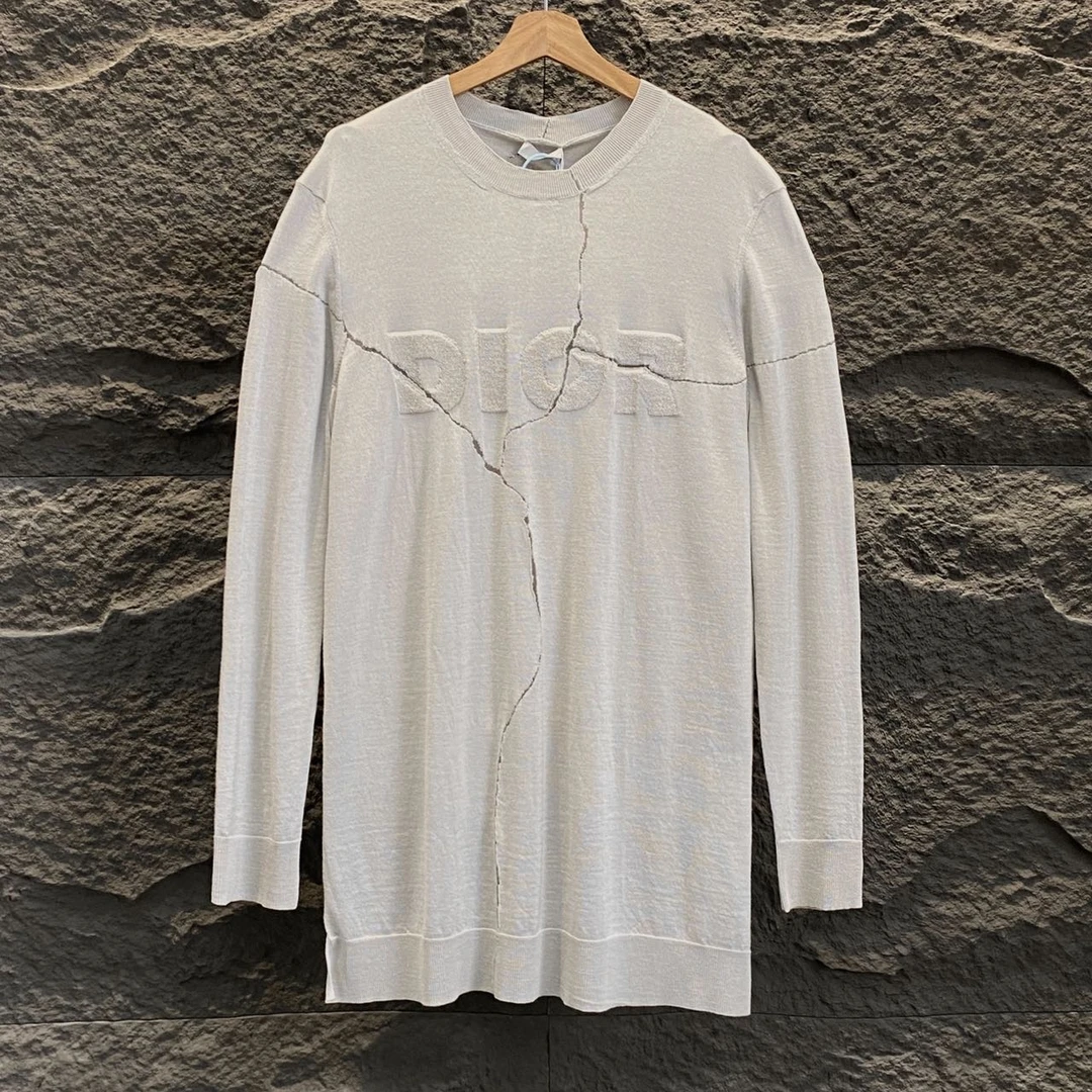 竞拍 迪奥/Dior 时尚 破坏logo 毛衣/L码/未使用带吊/XG-Y15853
