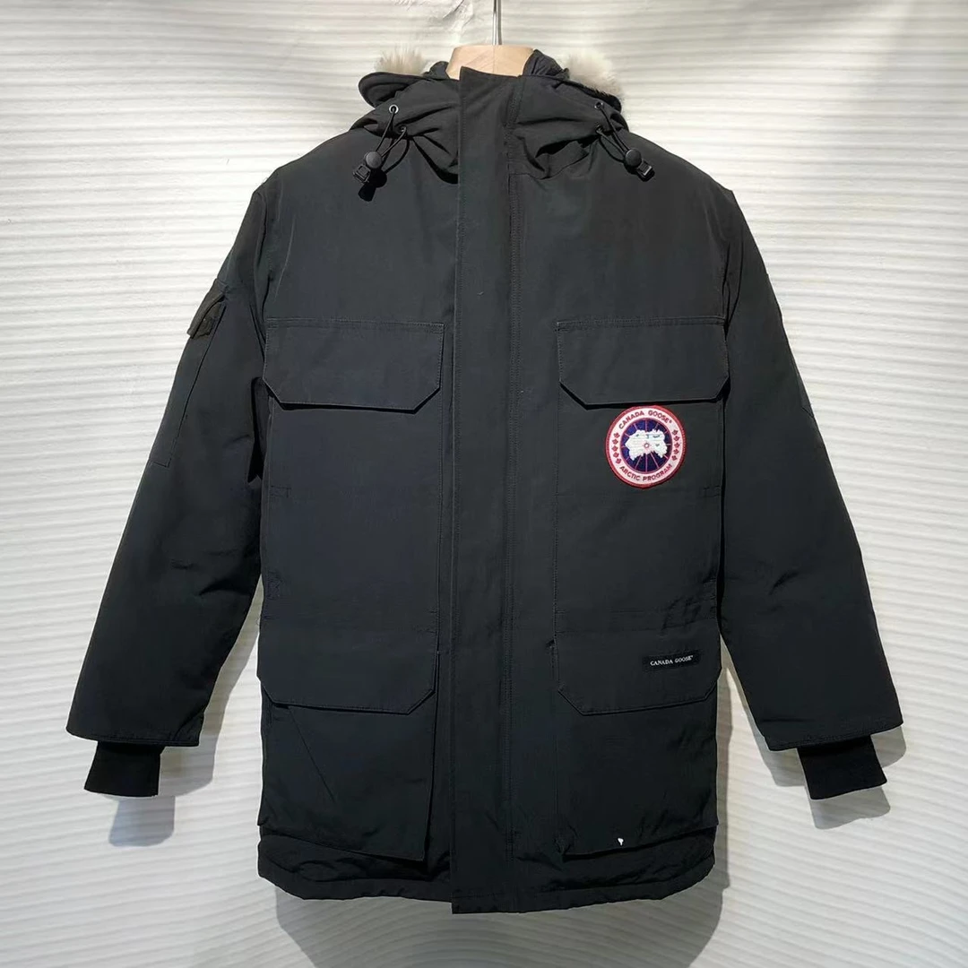 Canada Goose/加拿大鹅 远征 羽绒服 /xs码/95+新/XG-Y15814