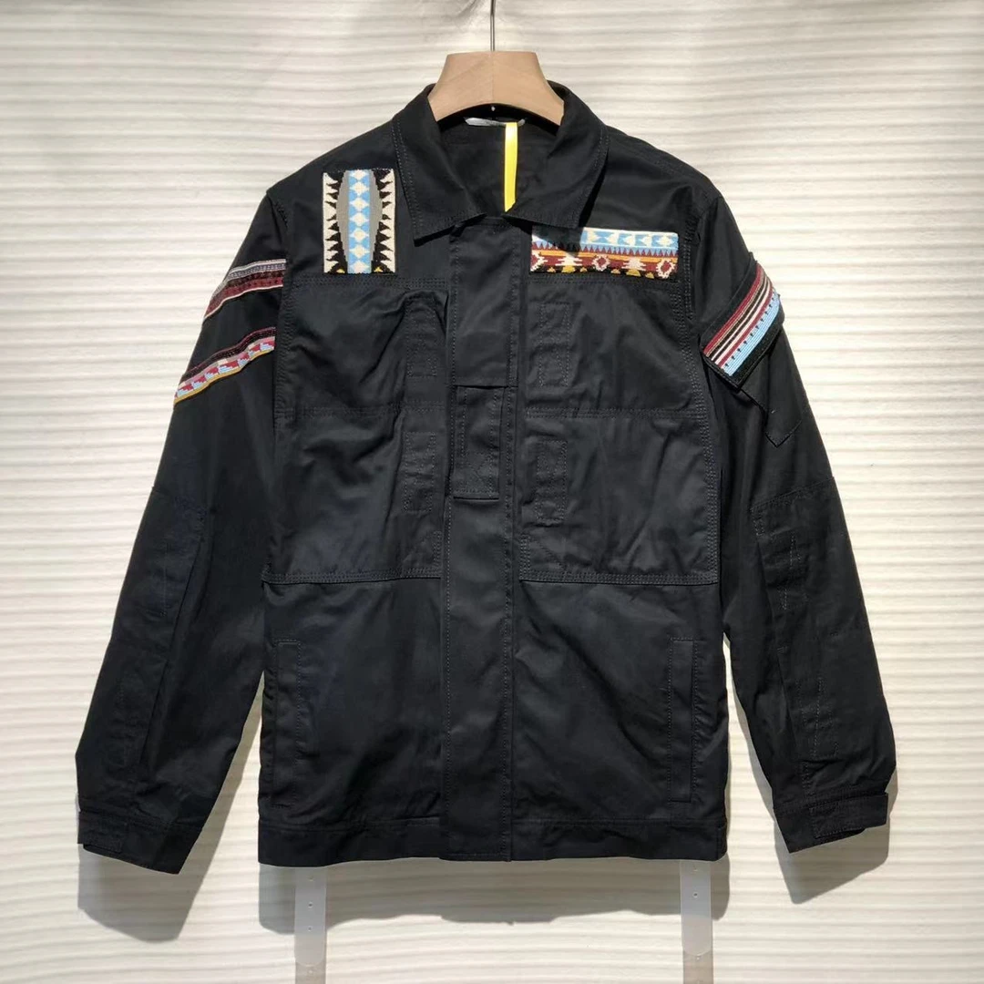 Valentino/华伦天奴 时尚 钉珠 外套/46码/95+新/XG-Y15908