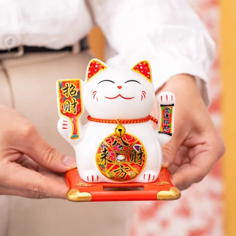 陶瓷太阳能招财猫摆件车载自动招手汽车内饰工位开业摇手发财猫