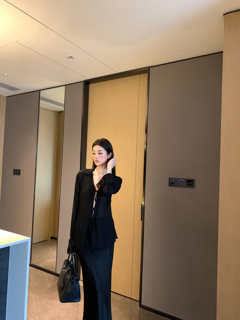 JINNANYI【迷迭香】气质显瘦舒适系带喇叭袖衬衫上衣