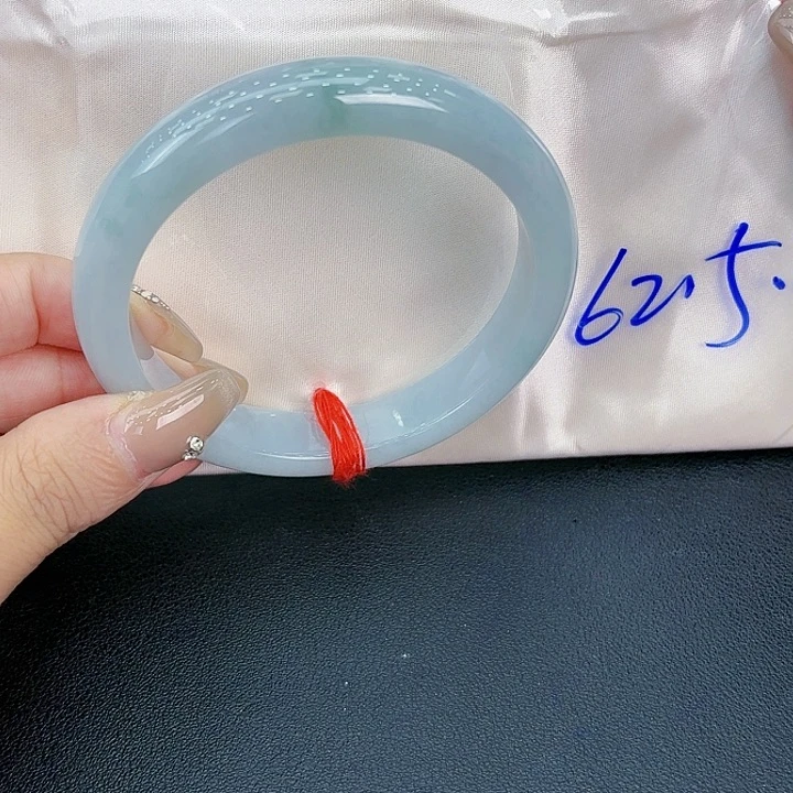 翡翠手镯未镶嵌天然翡翠手镯