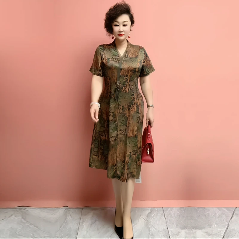 夏季中老年妈妈装气质减龄碎花旗袍显瘦连衣裙宽松大码中长款裙子