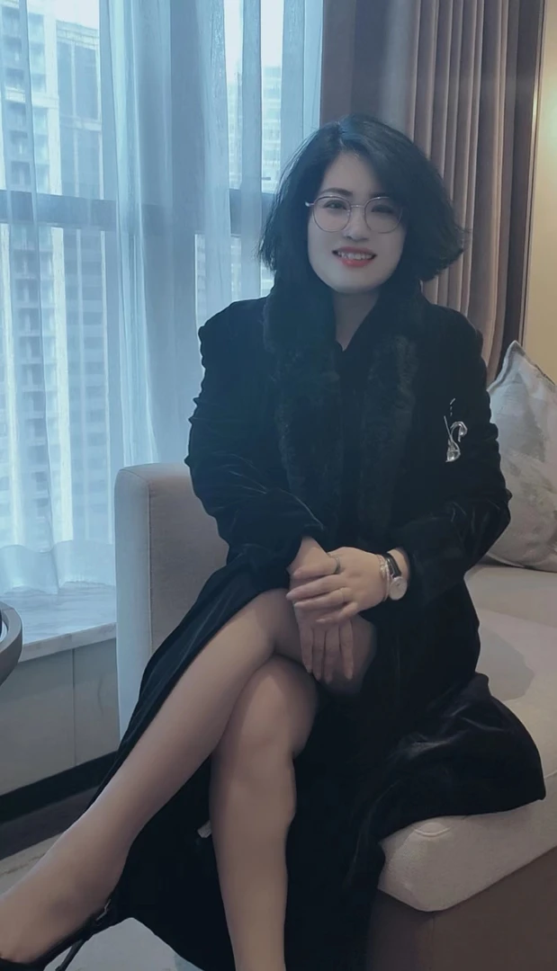 保暖韩版外套大衣冬季气质网红轻奢时尚百搭女士黑色长款设计师