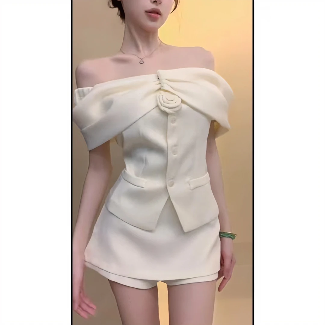 小个子奶白抹胸套装性感一字肩生日杏色修身洋气爆款减龄秋装战袍