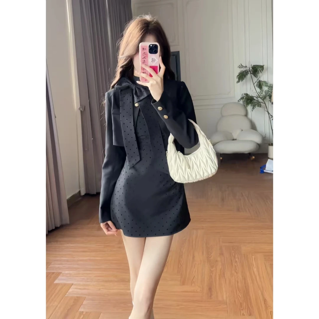学院风时尚千金网红气质2024秋季新款黑色西装外套纯欲波点连衣裙
