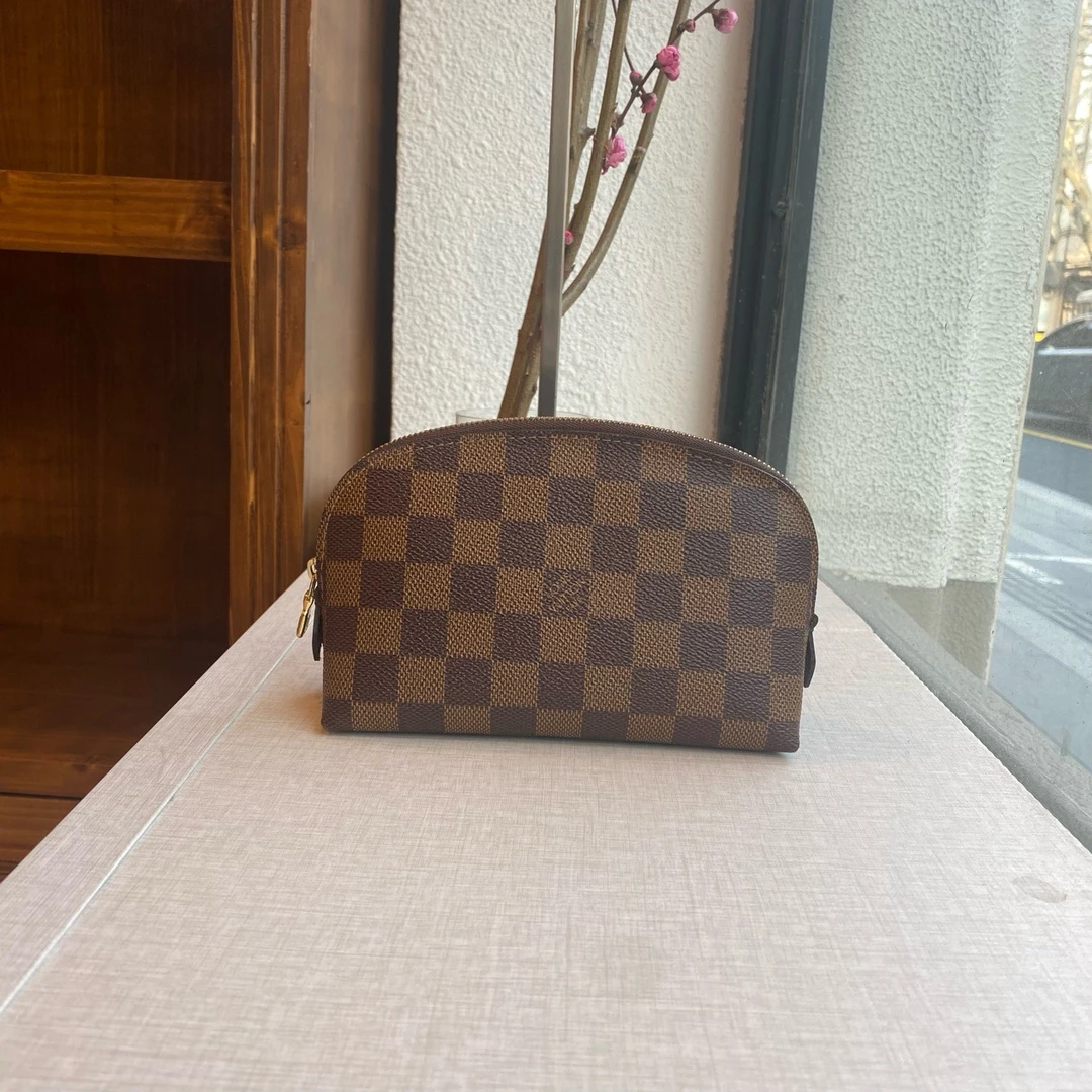 99新 LouisVuitton/路易威登 lv棋盘格贝壳小洗漱包 无附件