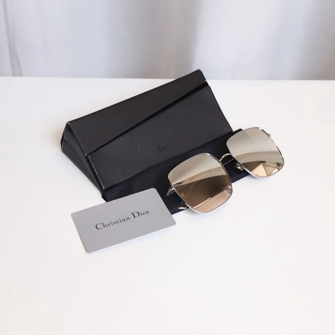 95新 DIOR/迪奥 银色大框墨镜 附镜盒，擦镜布