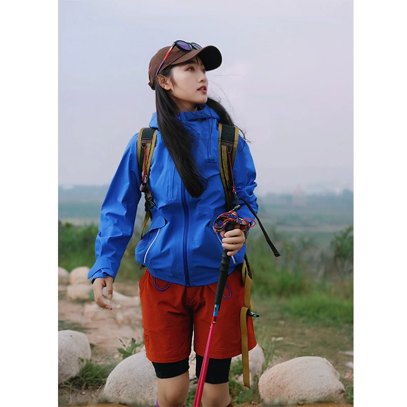 蓝色冲锋衣外套女2024新款美式户外三合一防风川西藏旅游穿搭