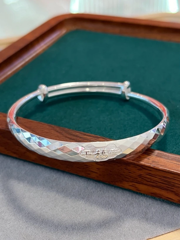 足银手镯 时尚款足银手镯