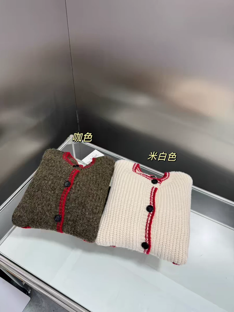 “明星”同款!撞色圆领针织外套 百搭洋气