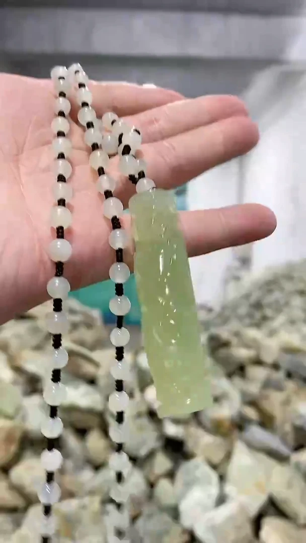 【闪购商品】蛇纹石玉颈饰未镶嵌龙柱吊坠多样性发货其中发一