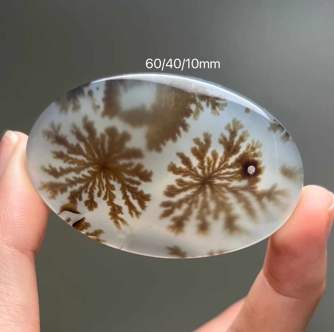 202马达加斯加海洋玉髓大尺寸草花吊坠背面有内在纹理不扣手