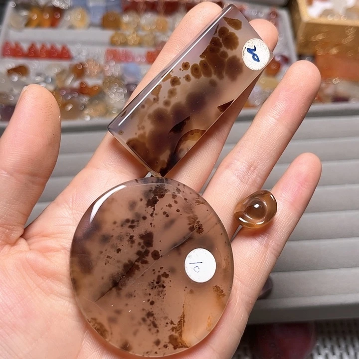玛瑙/玉髓颈饰合金子*?