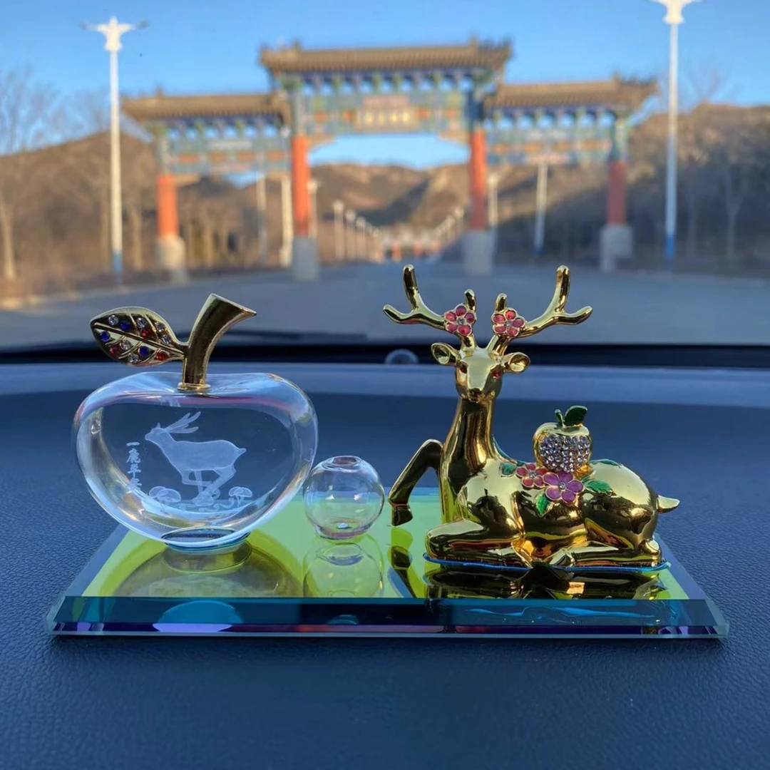 【镶钻梅花鹿】一鹿平安车载香水除异味创意摆件车内饰品生肖苹果
