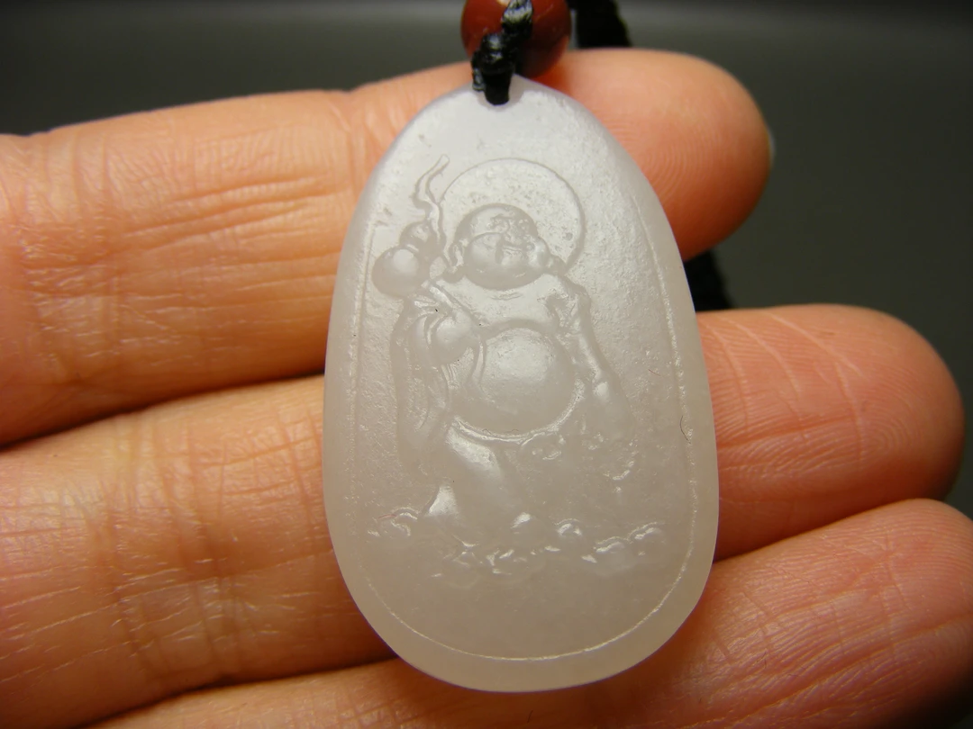 正宗和田白玉单面工浅浮雕弥勒佛小坠
