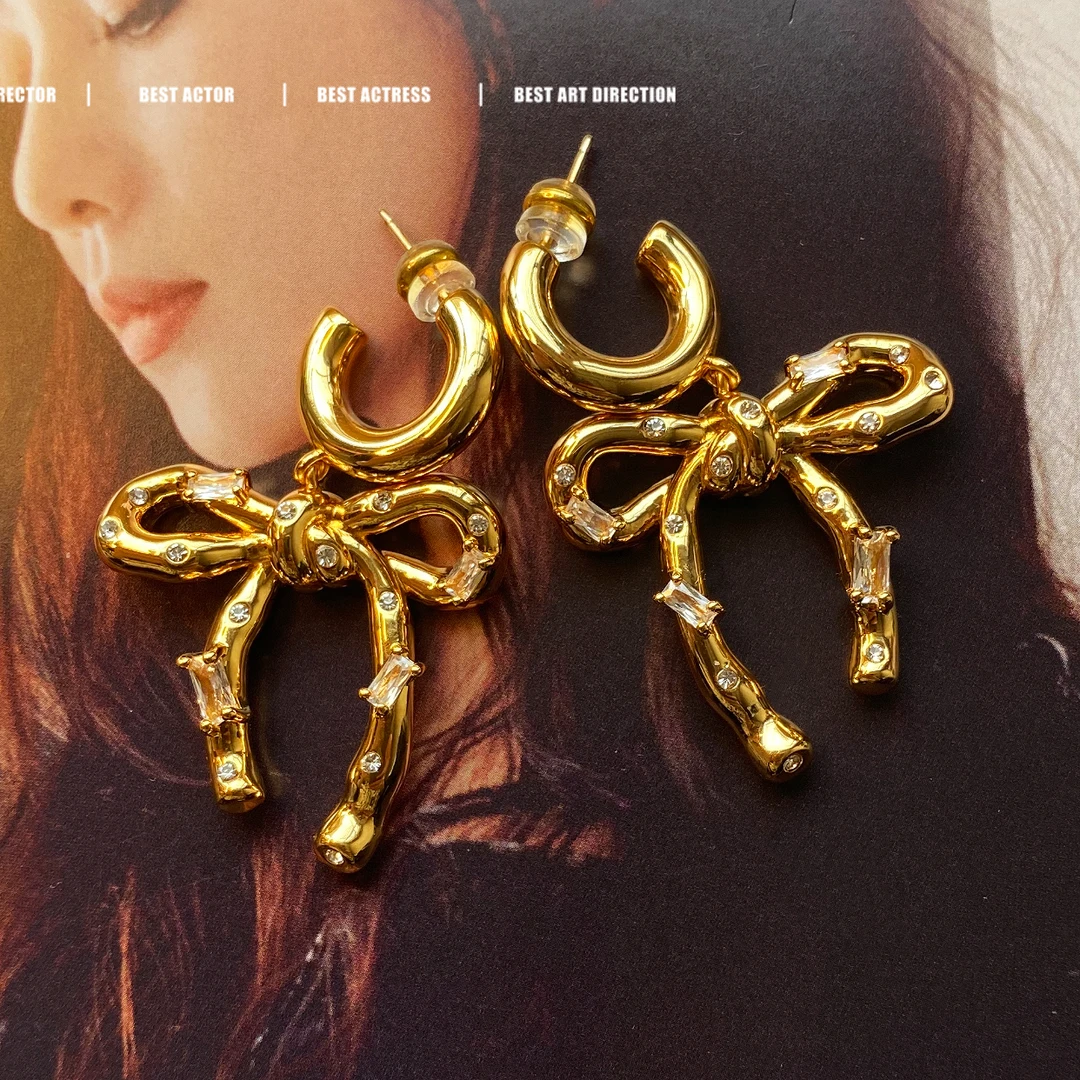 铜合金合成锆石耳饰 轻奢俏皮蝴蝶结设计感耳环0050