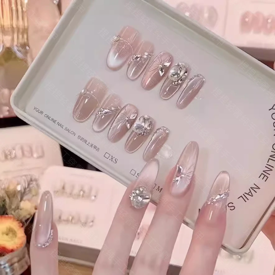 【半岛铁盒】纯手工穿戴甲高级感带钻爆闪捏捏纯手工穿戴甲