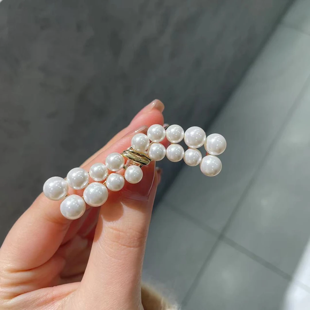 铜合金仿珍珠胸针 超推荐！设计感法式珠光时尚气质胸针 AZ-6394