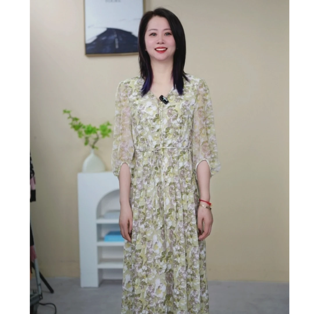 531秋季新款碎花显瘦气质时尚夏季复古法式收腰碎花连衣裙