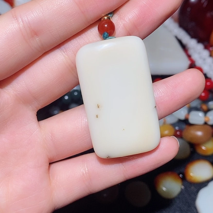 【闪购商品】和田玉颈饰未镶嵌糊*