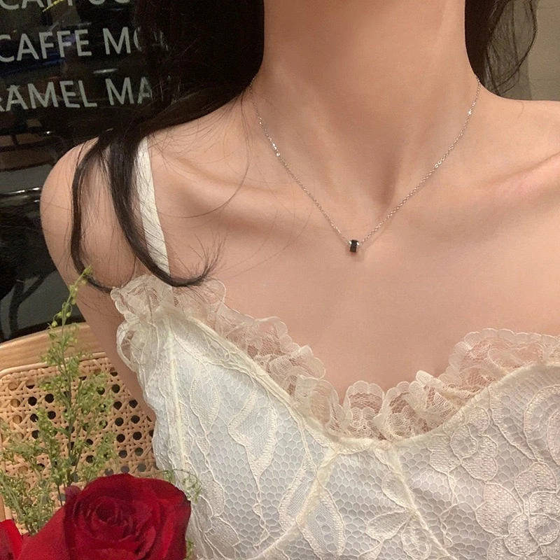 铜项链 黑色吊坠项链女款轻奢小众ins气质百搭简约高级感锁骨链