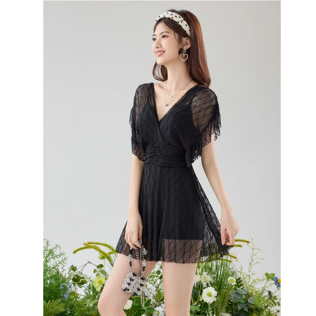 泳衣女蕾丝新款遮肚显瘦高级感公主风洋气连体裙式泡温泉海边泳装