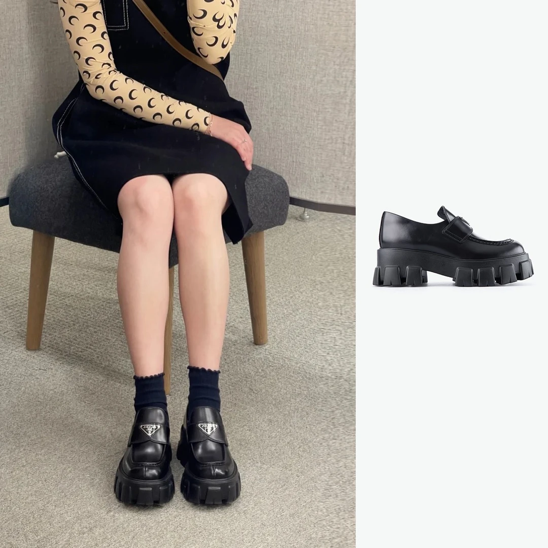 全新未使用 Prada/普拉达 Monolith厚底徽标乐福鞋 1D649M-B4L