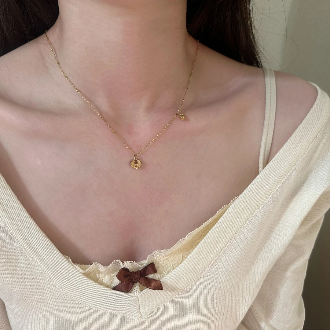 钛钢项链 8643金色福字平安锁侧挂葫芦小锁温柔锁骨链不褪色ins女