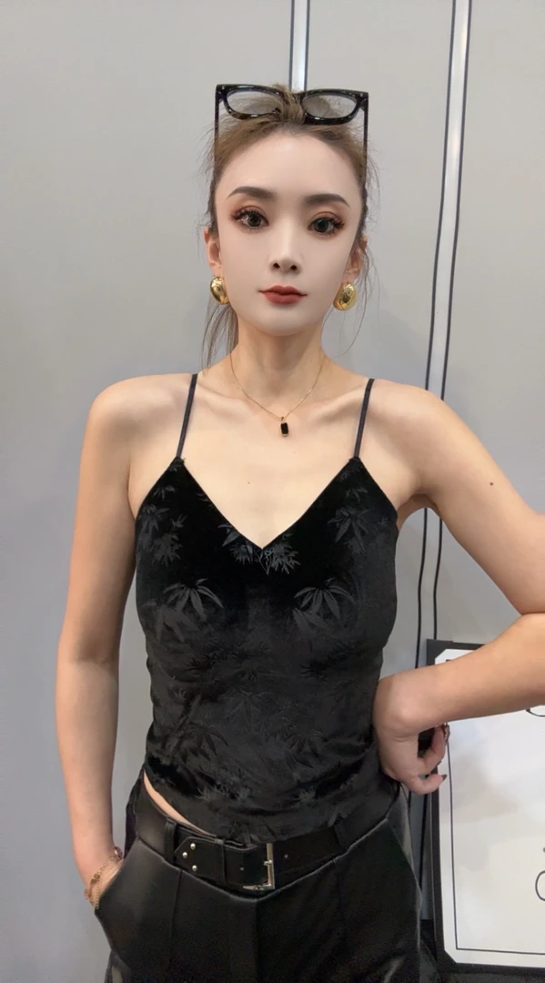 （柒贰柒服饰）修身时尚百搭吊带背心