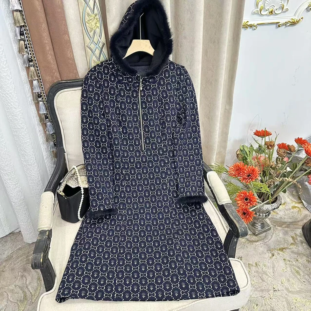 【多米拉】17724秋冬新款碎花连帽连衣裙女款时尚印花修身显瘦长袖