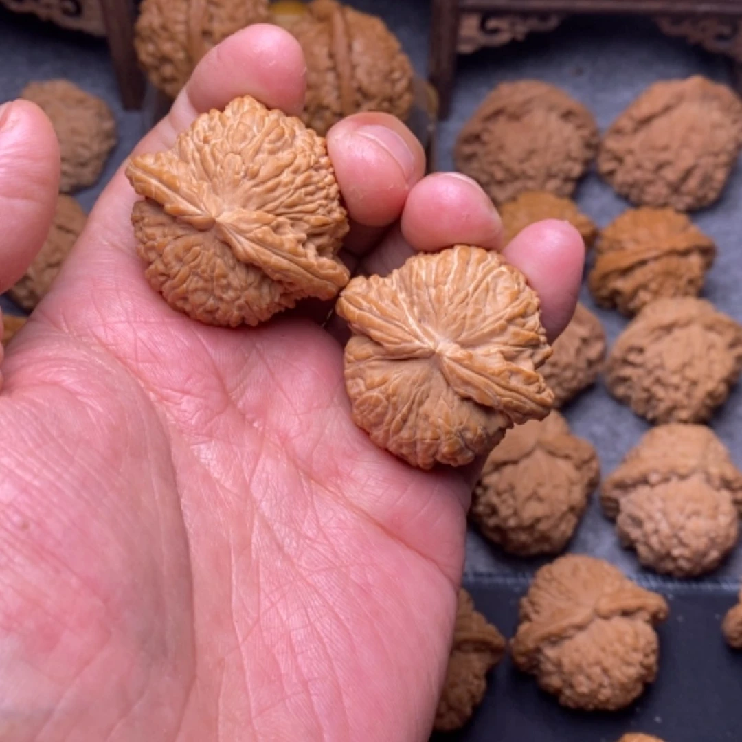 【闪购商品】文玩核桃把件李*良41闷尖白狮子