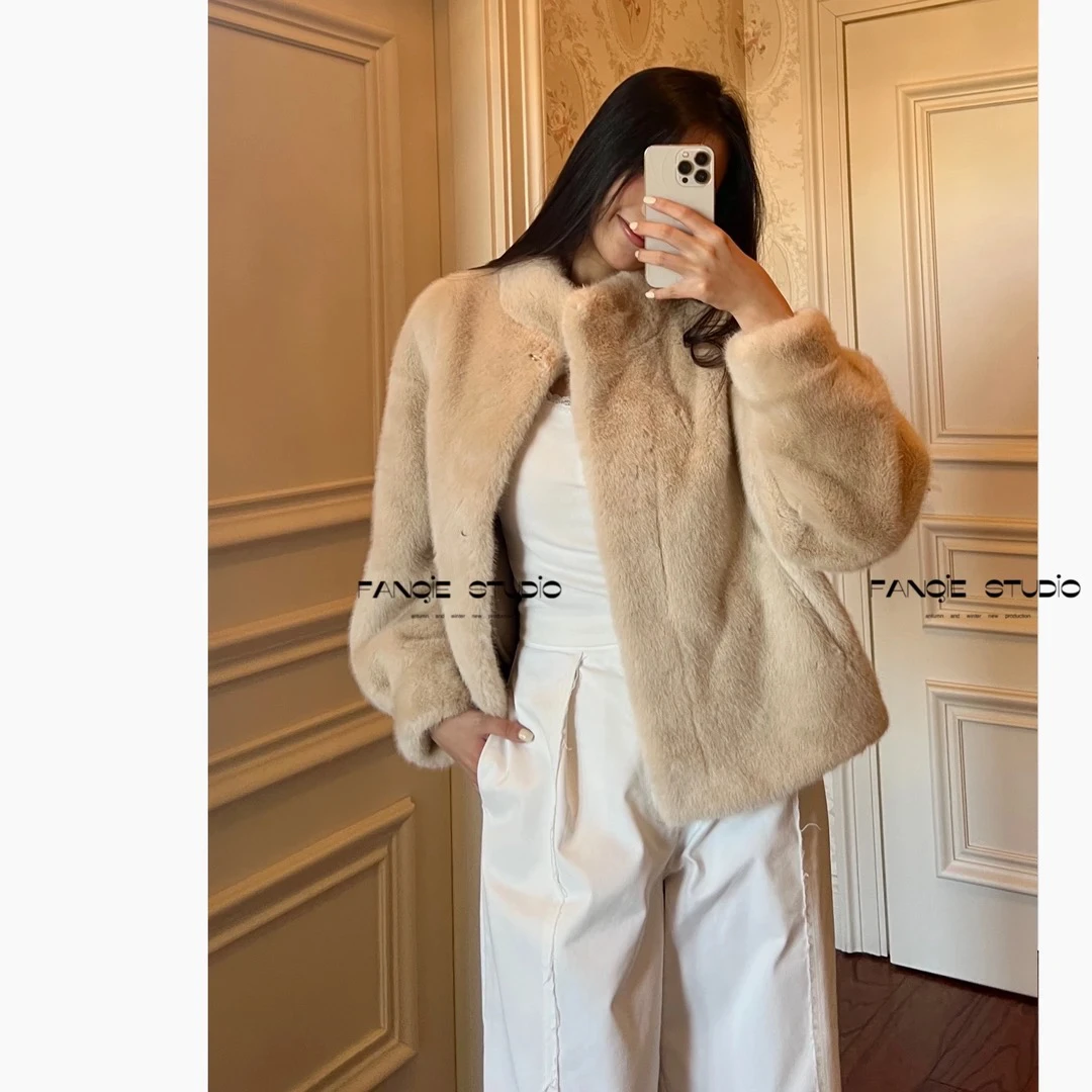 【慵懒松弛】舒适宽松立领落肩暗扣仿水貂绒短款外套