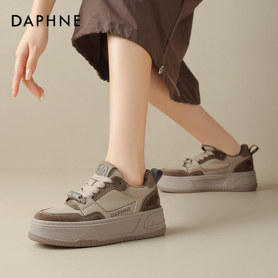 达芙妮厚底女鞋2024年春秋新款圆头松糕鞋真皮单鞋网红增高板鞋女