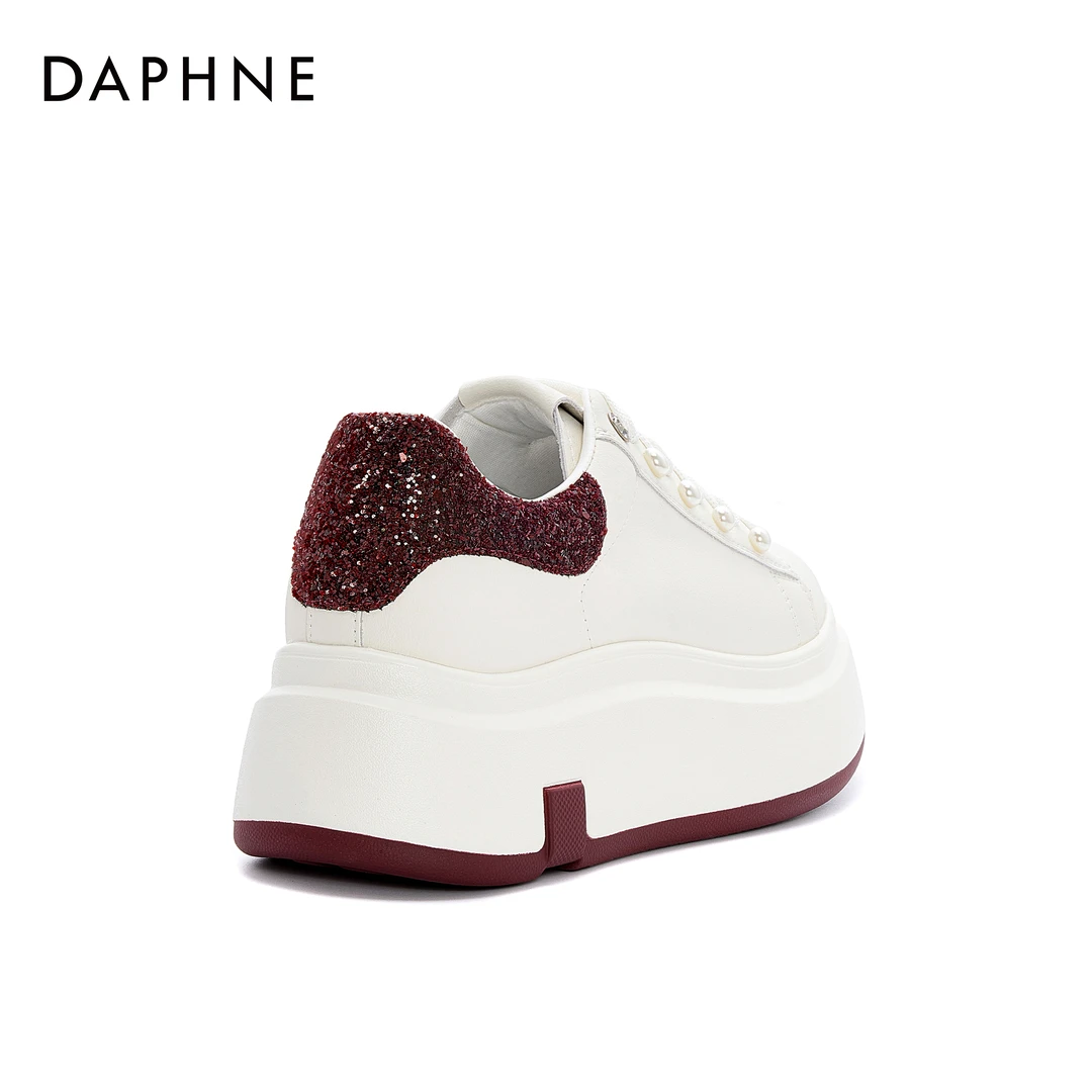 达芙妮小白鞋女2025秋季新款高跟舒适透气一脚蹬松糕底休闲板鞋潮