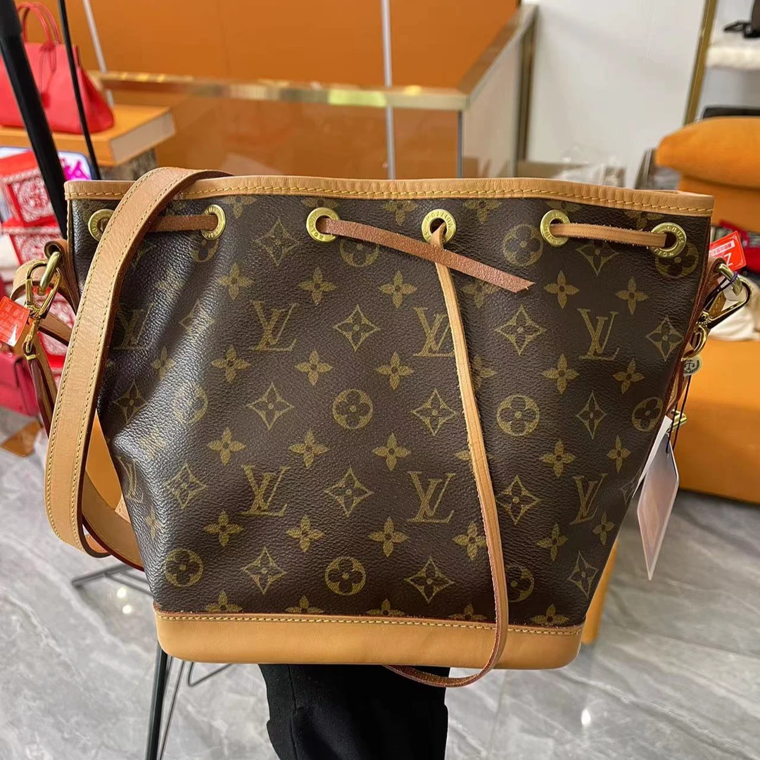 95新 奢小二 琅迪 lv noe bb水桶