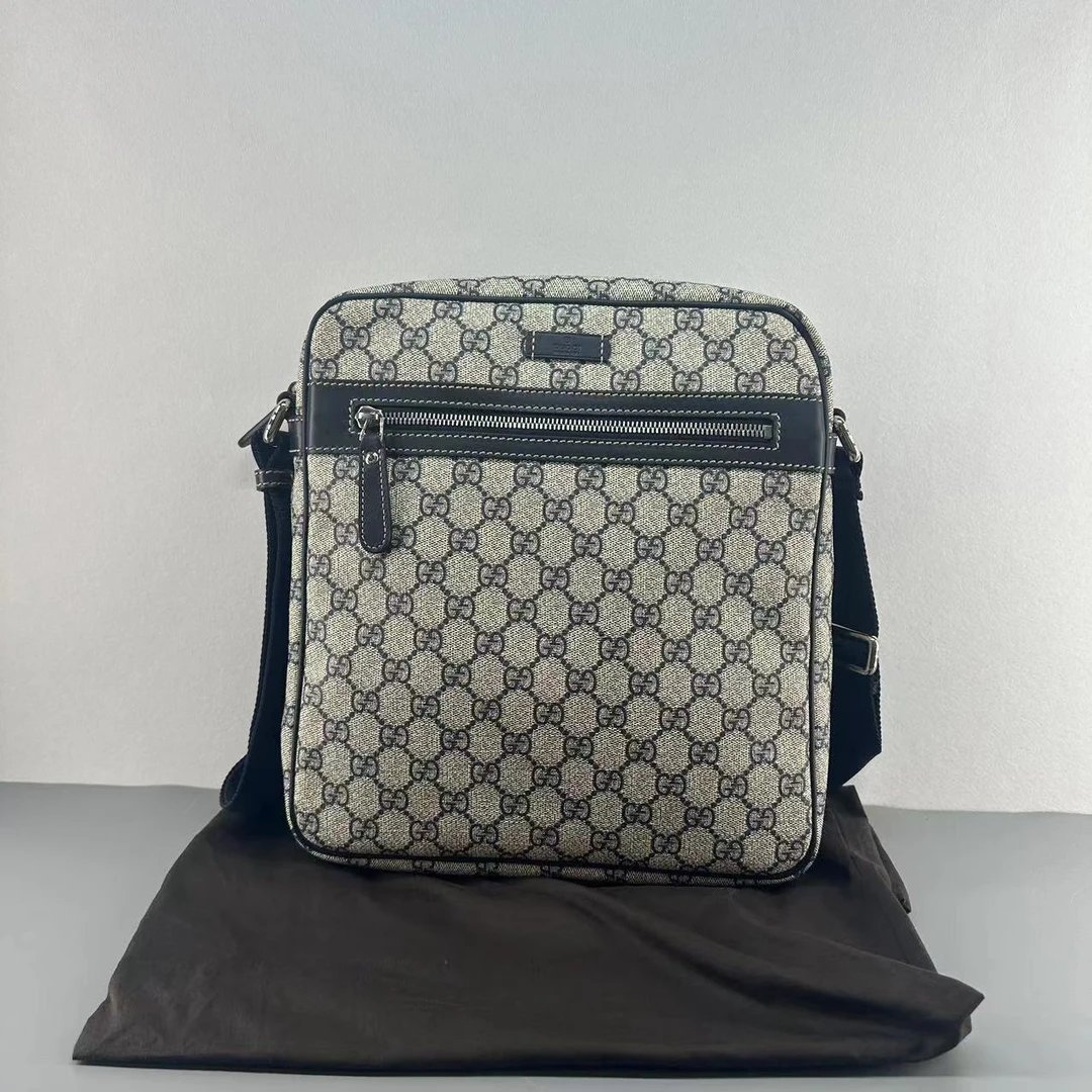 99新 奢小二 琅迪 Gucci 男士斜挎包 闲置