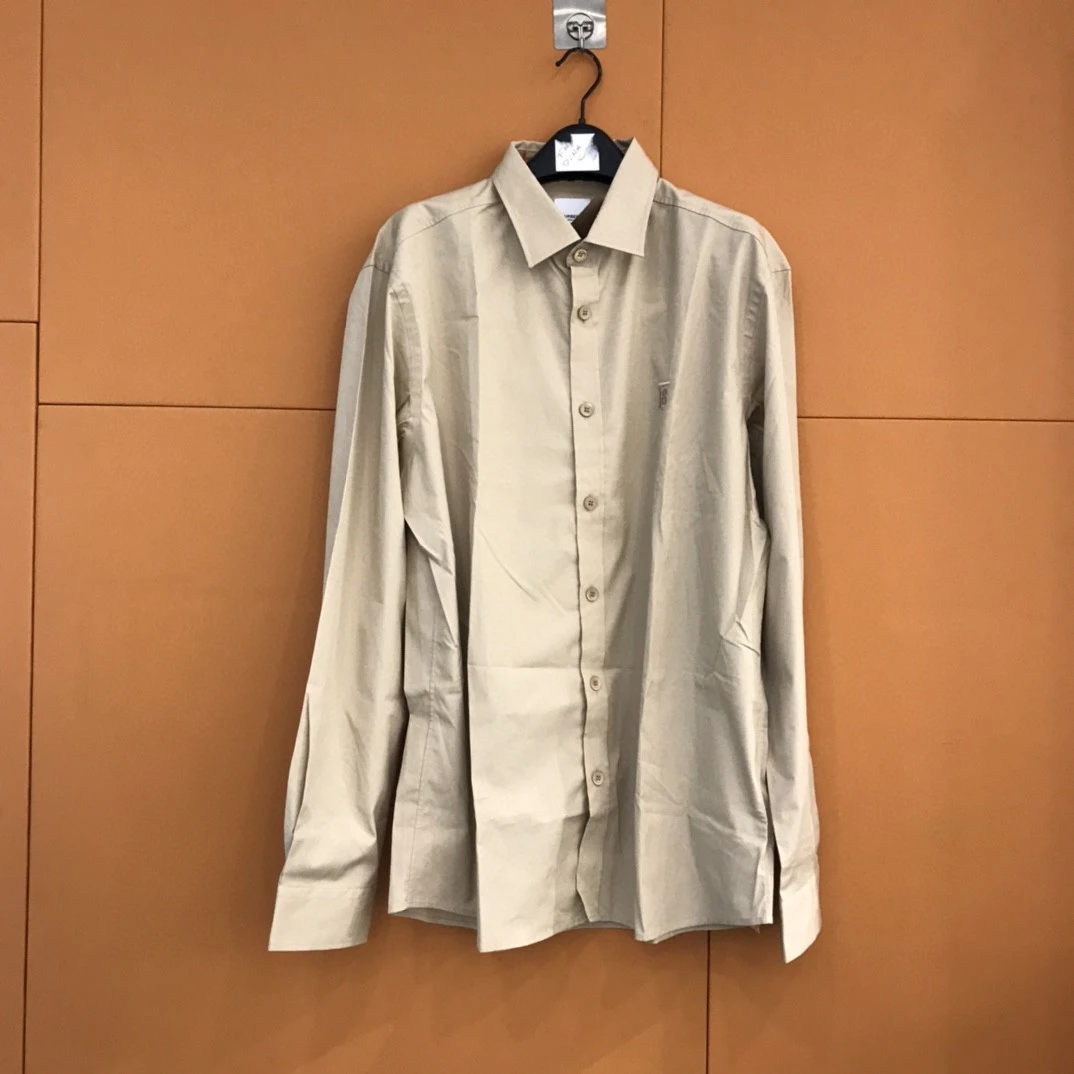 全新未使用 BURBERRY/博柏利 琅迪80666221，内购款tb徽标衬衫微瑕