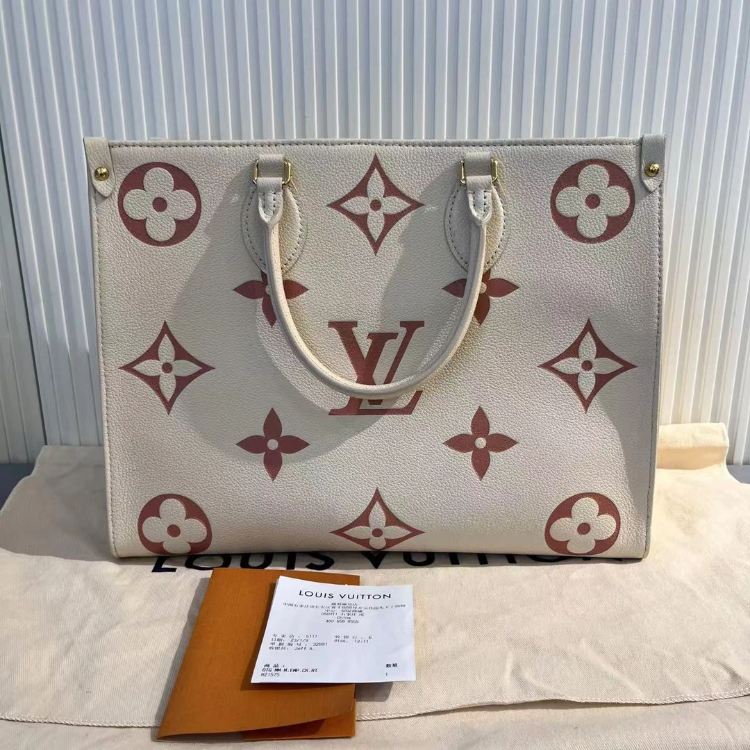 99新 LouisVuitton/路易威登 琅迪 23年牛奶草莓onthego 单肩包
