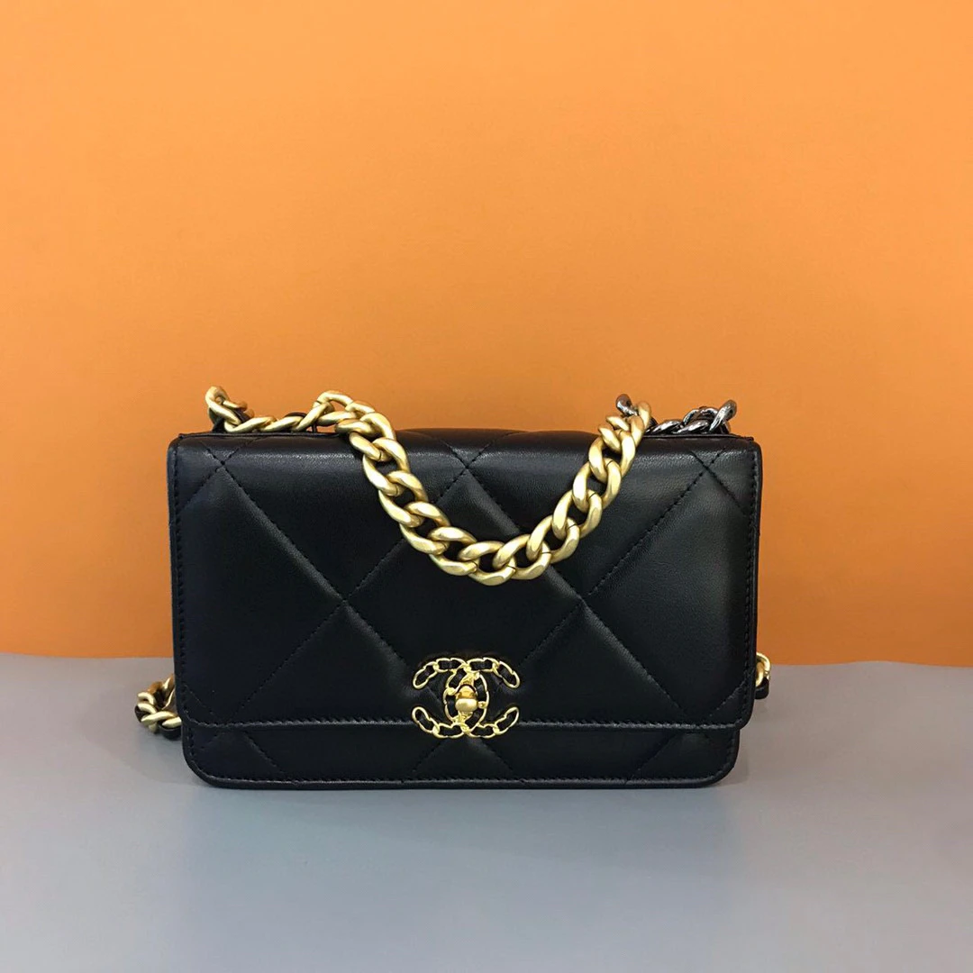 全新未使用 包不多先生 琅迪 香奈儿19 bag woc 扭扭扣 公价35000