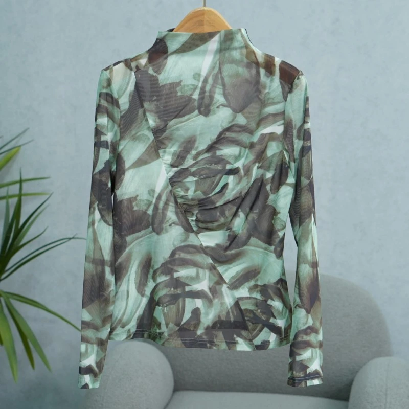 一路童行  深高系列 A088  女装时尚气质卡绿针织衫 902008