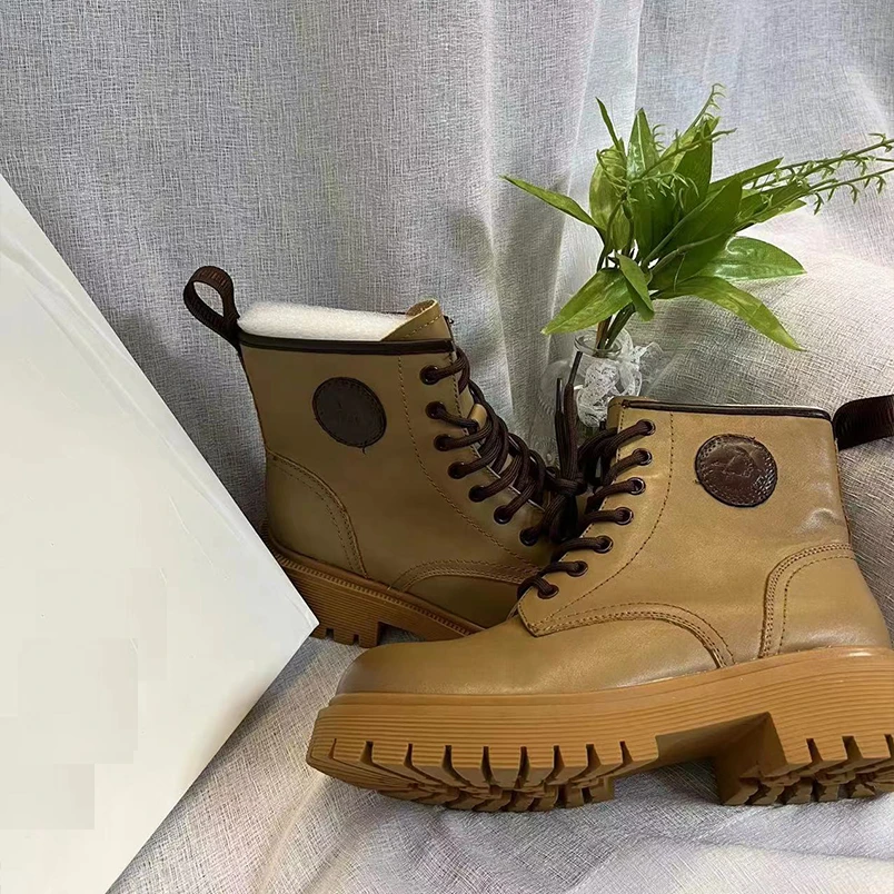 X028  女鞋 新款英伦风厚底复古短靴ZP10-7793