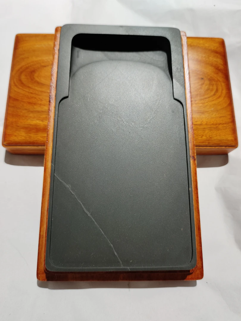 歙砚老坑龙尾石水舷坑灵光眉带金星16.9×8.8×1.7cm